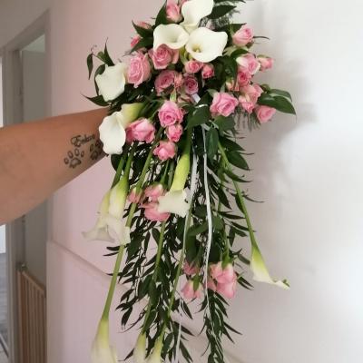 Bouquet de mariée en chute