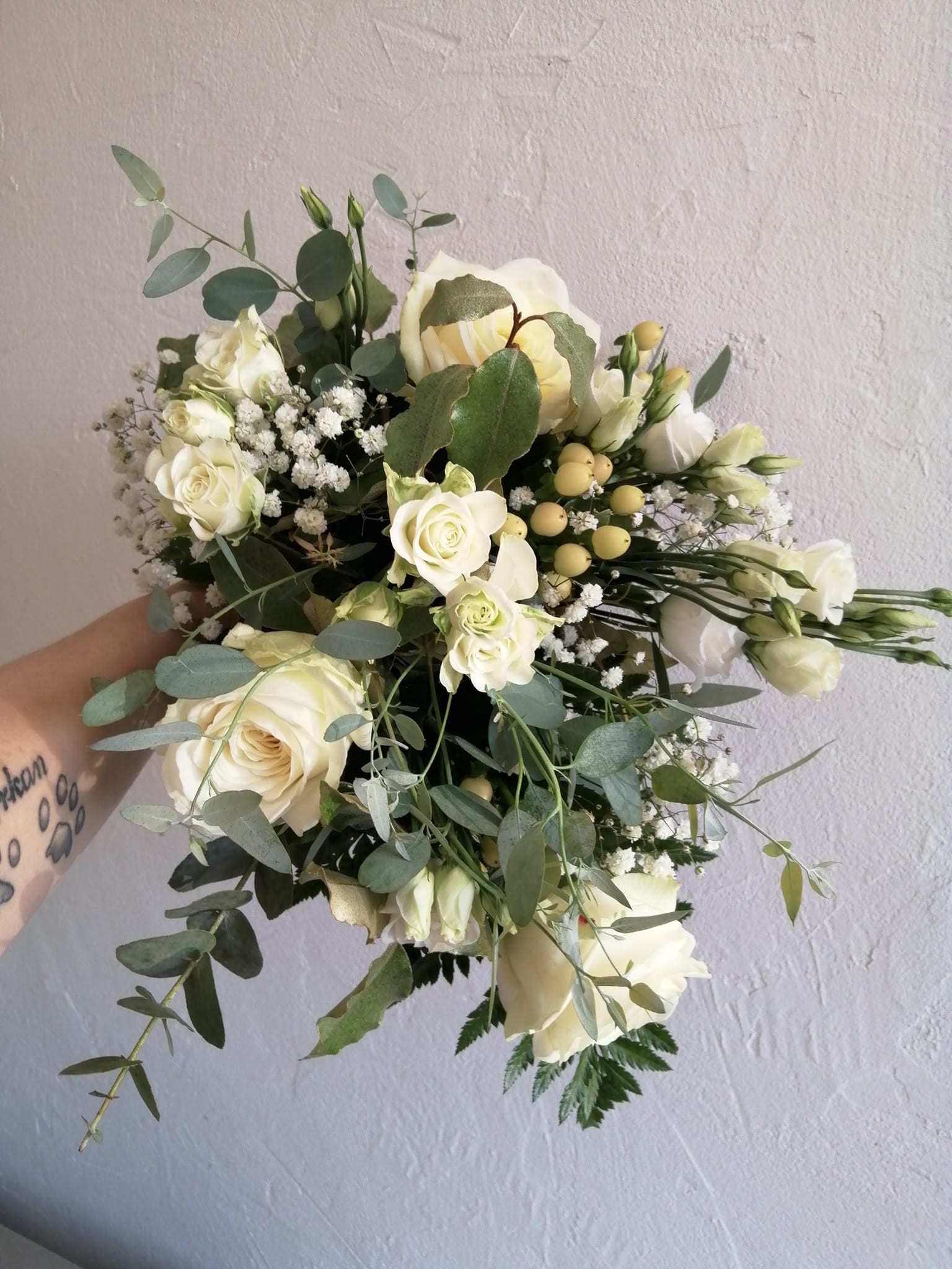 Bouquet de mariée à l'anglaise crême et blanc