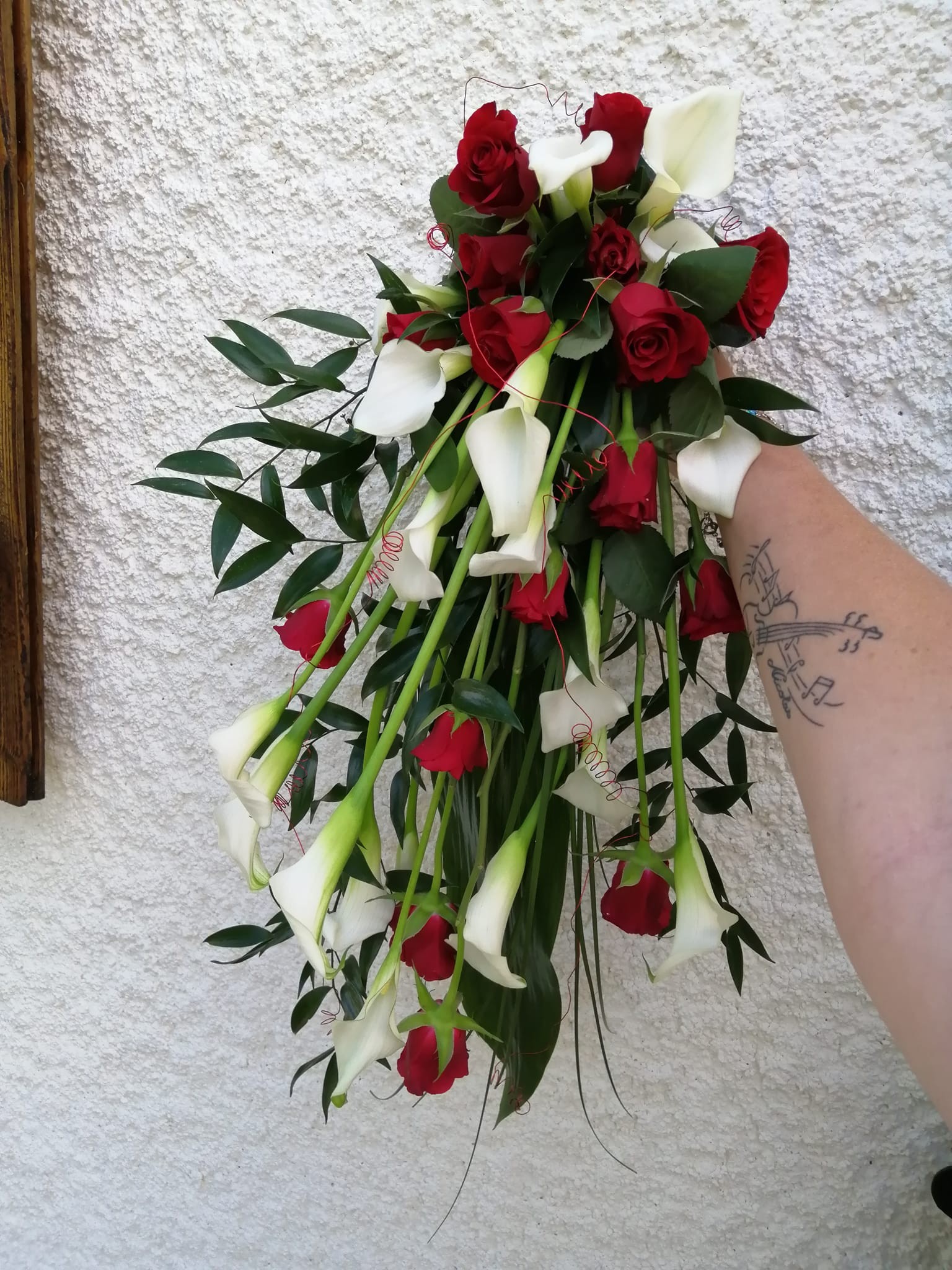 Bouquet de mariée en chute coloré